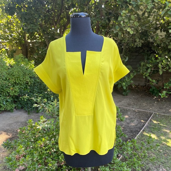 Inclan Studio short sleeve silk blouse with stitching embellishment - size XS - Picture 1 of 4